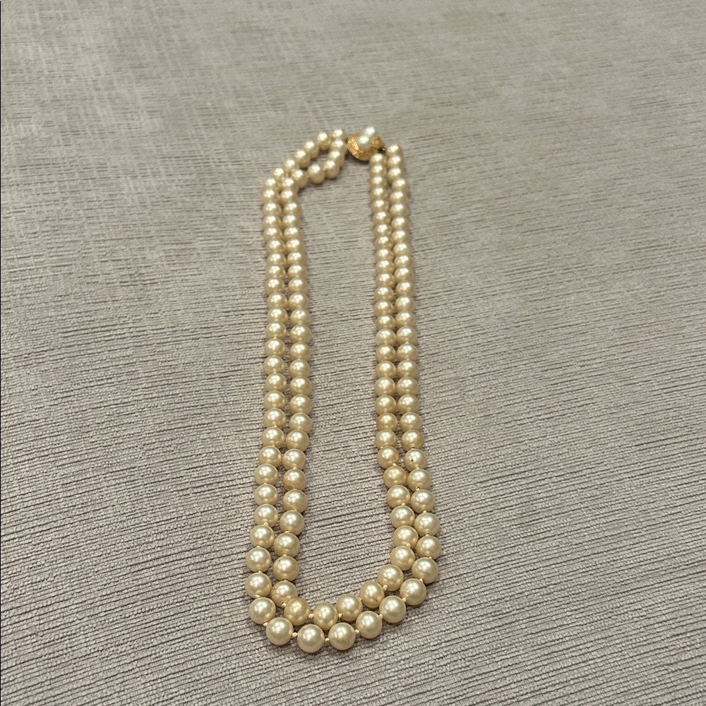 Elegant Double-Strand Faux Pearl Necklace